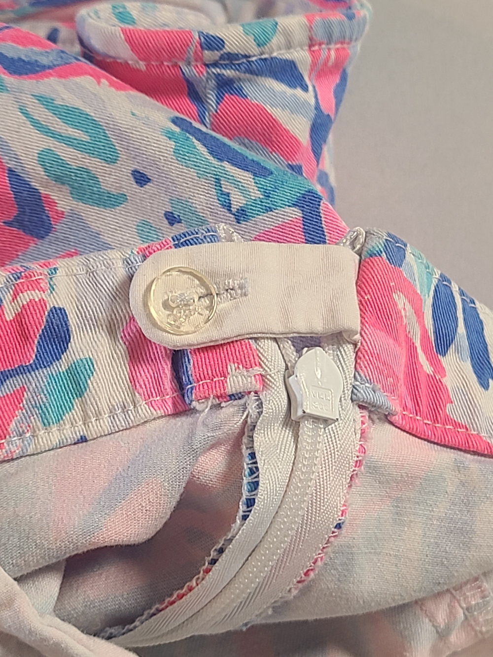 Lilly Pulitzer Womens Shorts Side Zip with Pink Blue Tropical SOLD - Picture 7 of 14